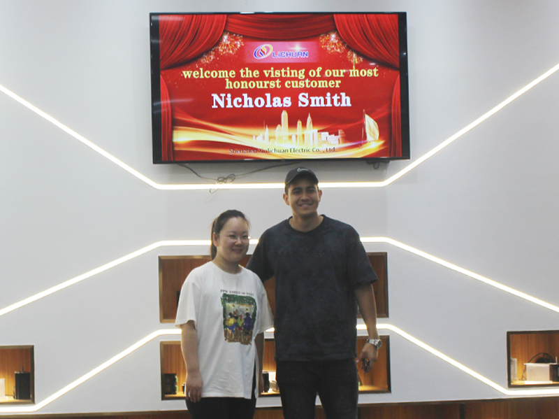 Lichuan ยินดีต้อนรับลูกค้าโคลัมเบียไปเยี่ยมชมโรงงานไลชูกัน